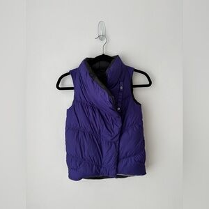 Iviva Lululemon Girls Reversible Down Puffer Vest Purple Black